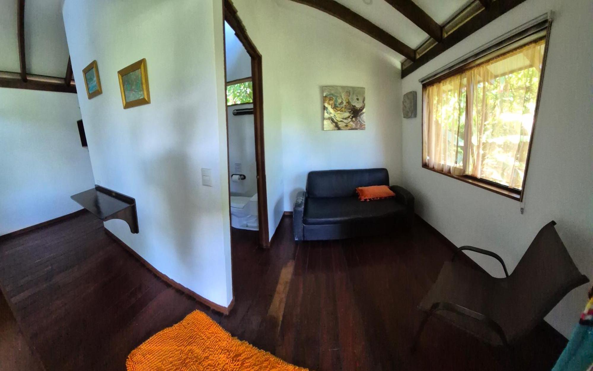 Centro Ananda Bed and Breakfast Guápiles Eksteriør billede