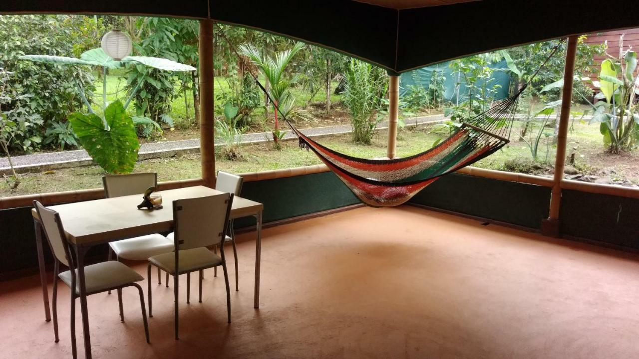 Centro Ananda Bed and Breakfast Guápiles Eksteriør billede